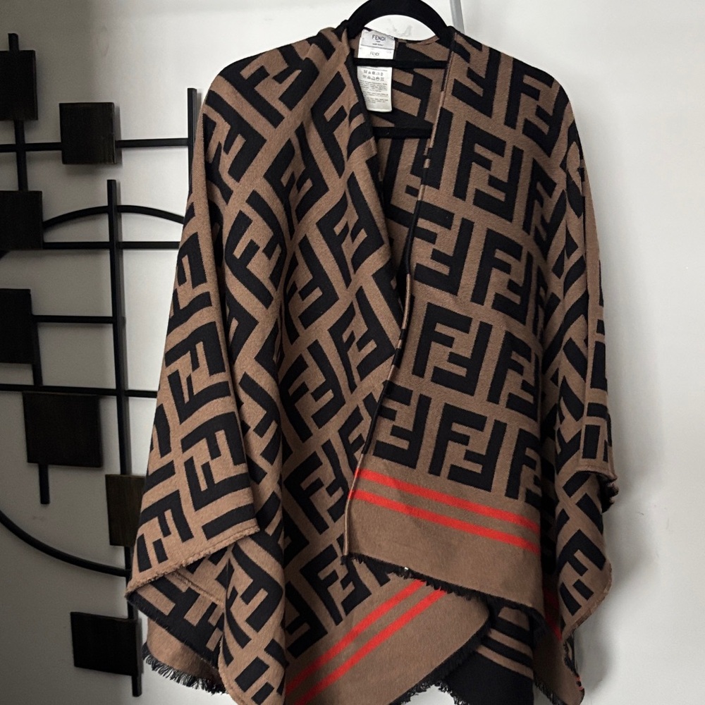 Fendi Women's Black and Brown Poncho Shawl